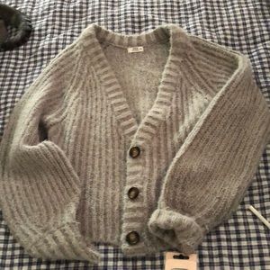 Soft chunky knit Grey Sweater size Large